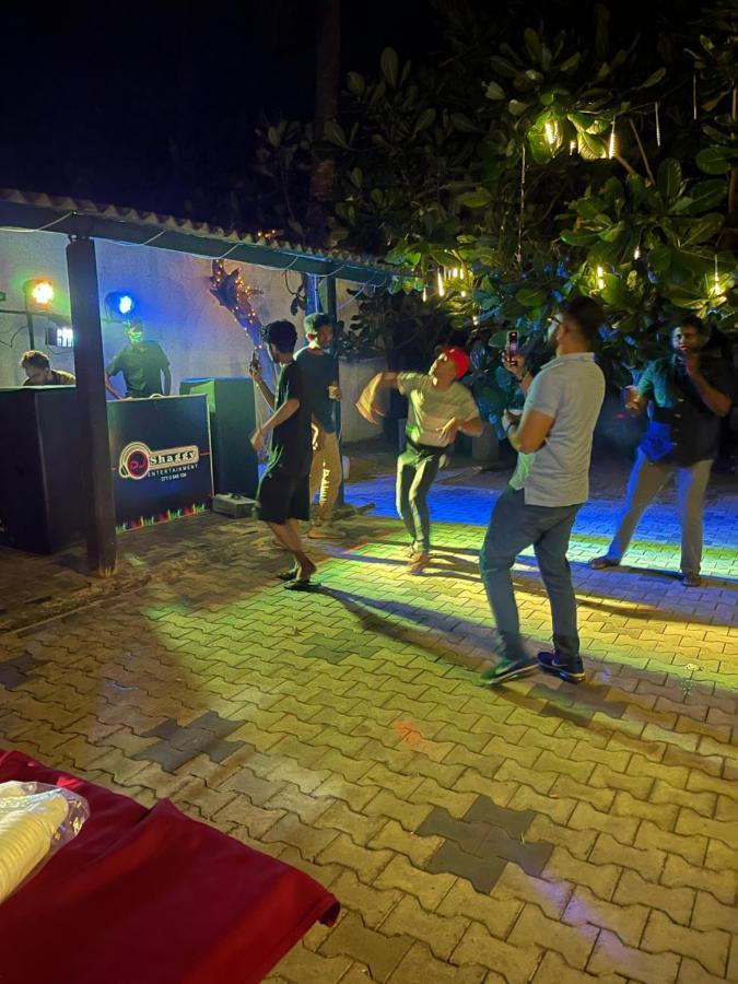 Oyo 459 Barasti Beach Resort Kalutara Bagian luar foto