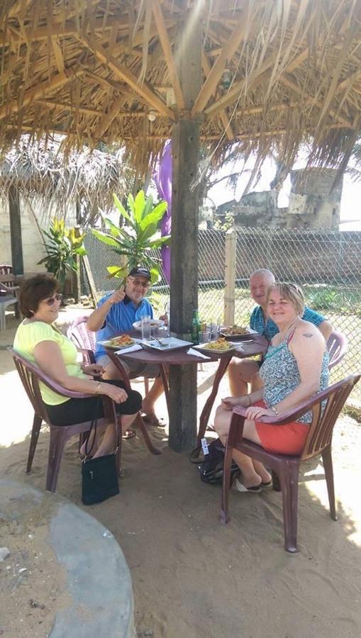 Oyo 459 Barasti Beach Resort Kalutara Bagian luar foto