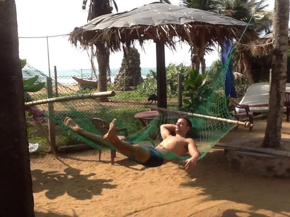 Oyo 459 Barasti Beach Resort Kalutara Bagian luar foto