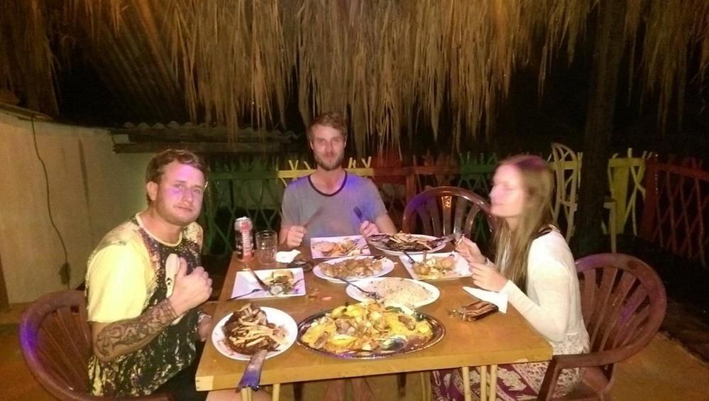 Oyo 459 Barasti Beach Resort Kalutara Bagian luar foto