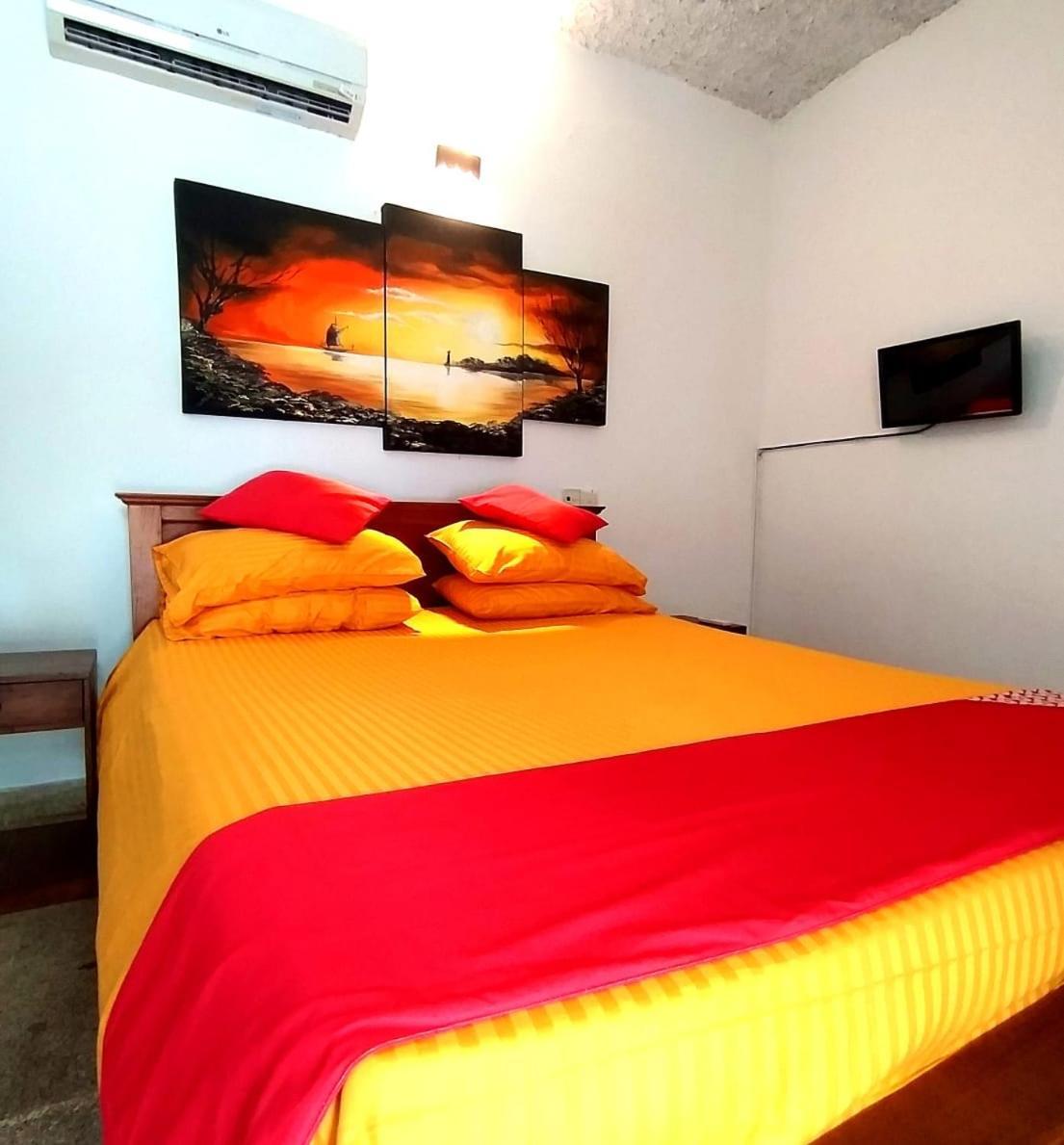 Oyo 459 Barasti Beach Resort Kalutara Bagian luar foto