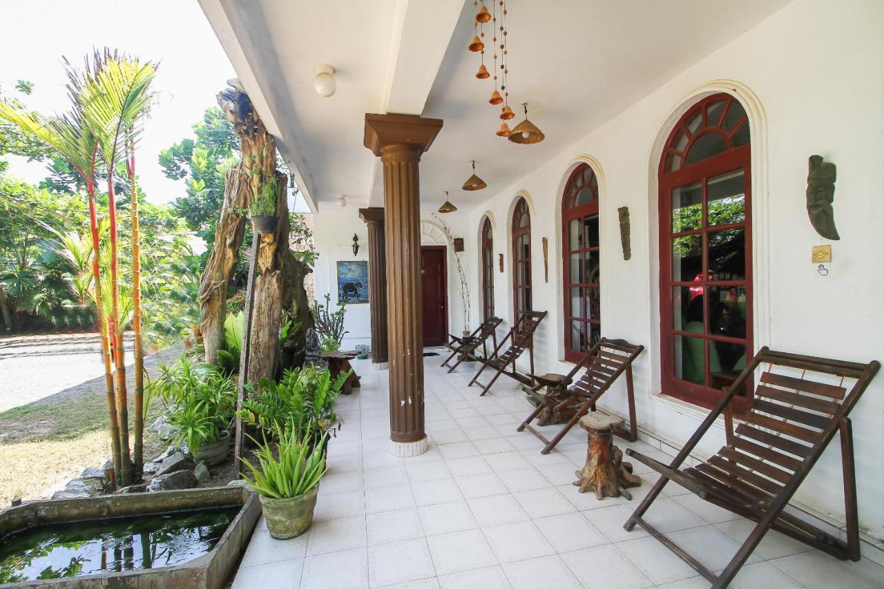 Oyo 459 Barasti Beach Resort Kalutara Bagian luar foto