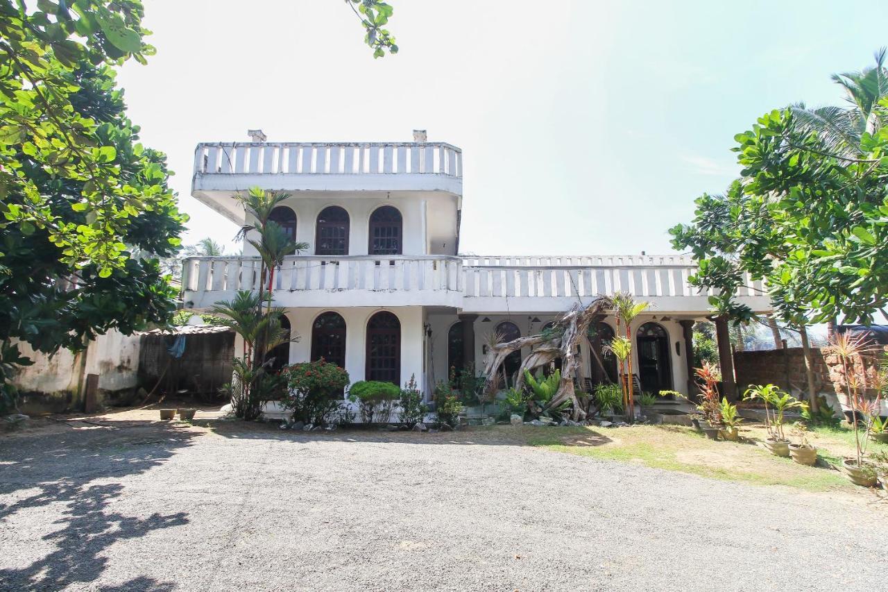 Oyo 459 Barasti Beach Resort Kalutara Bagian luar foto