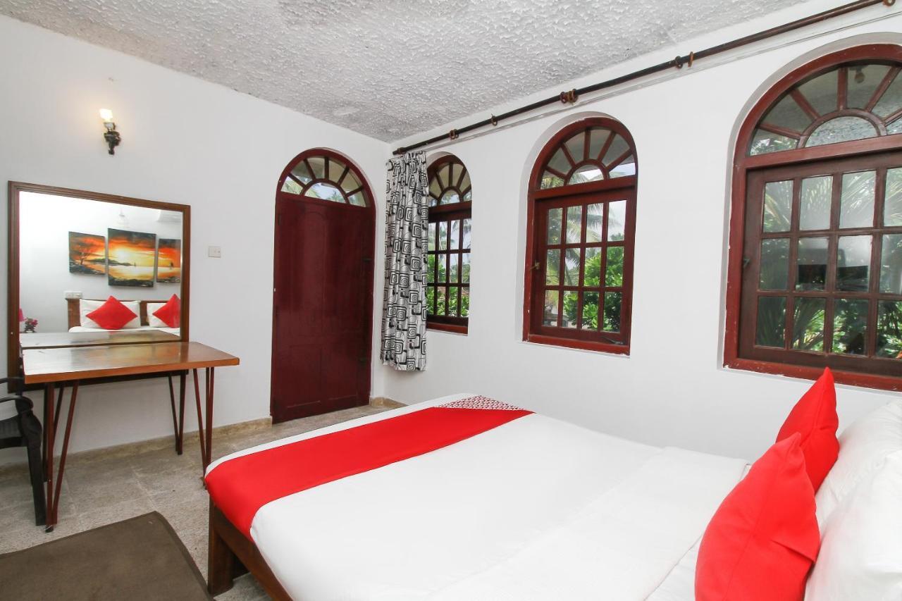 Oyo 459 Barasti Beach Resort Kalutara Bagian luar foto