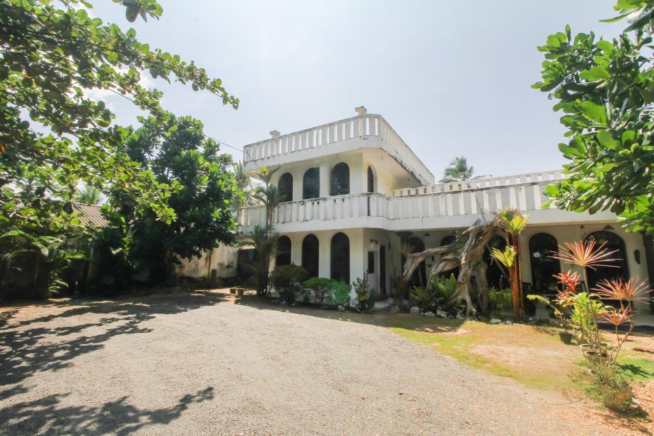 Oyo 459 Barasti Beach Resort Kalutara Bagian luar foto
