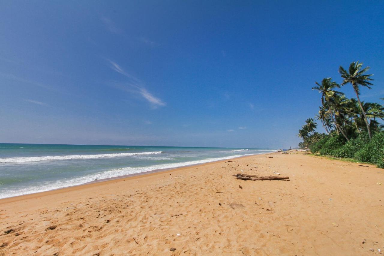 Oyo 459 Barasti Beach Resort Kalutara Bagian luar foto